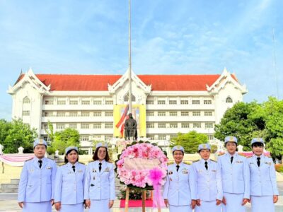 สำนักตรวจเงินแผ่นดินจังหวัดนครปฐม เข้าร่วมพิธีวางพวงมาลา เนื่องในวันปิยมหาราช